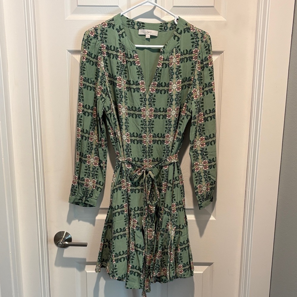 LOFT Green Floral Long Sleeve Dress